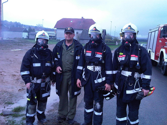 vlnr: ABI Kurt Kappel, Abschnittsatemschutzwart OBI Josef Bürger FF-Pilgersdorf, LM Wolfgang Renner und LM Hannes Gilschwert (alle FF-Salmannsdorf)